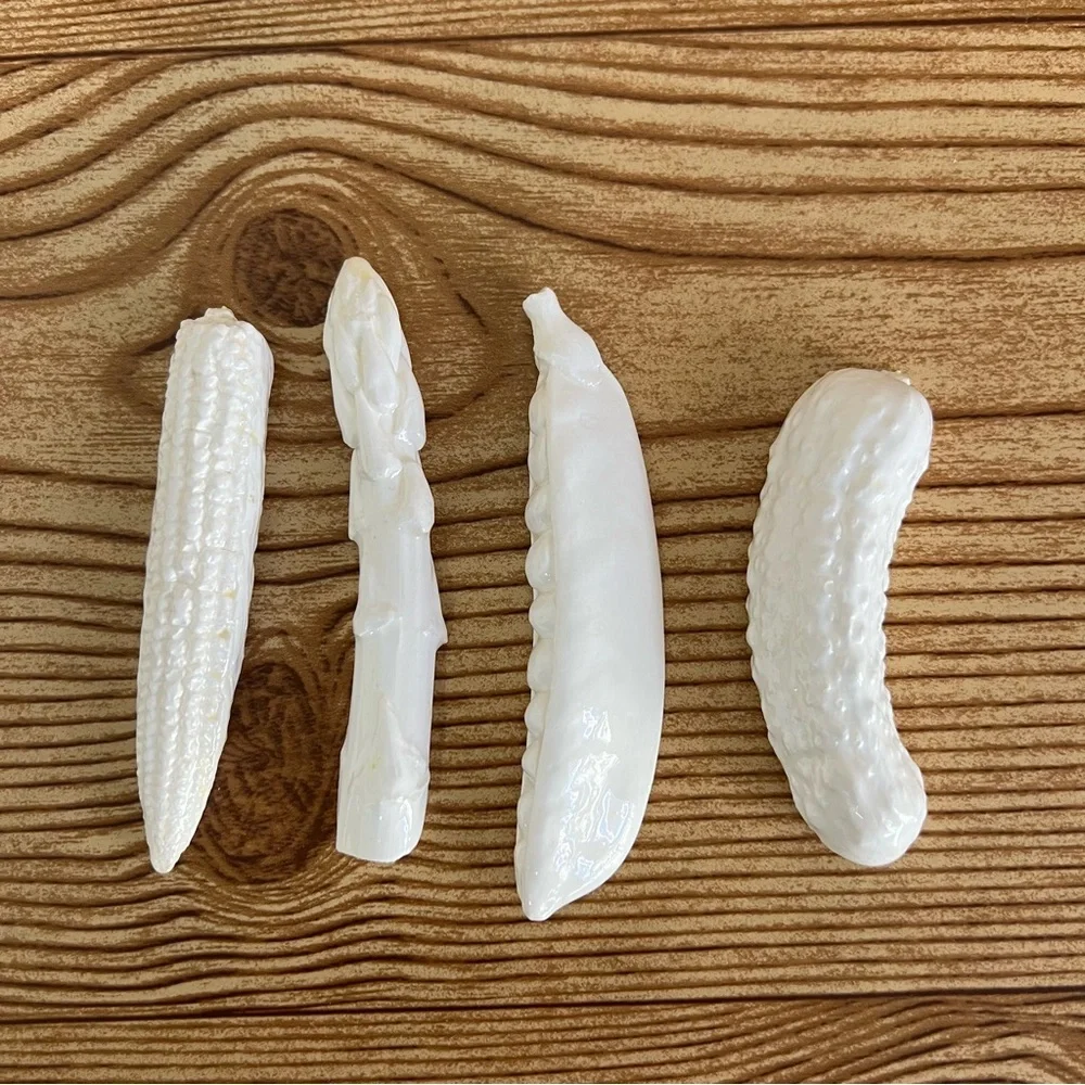 la galine Set of 4 White Vegetable Forms Resin Knife Rests